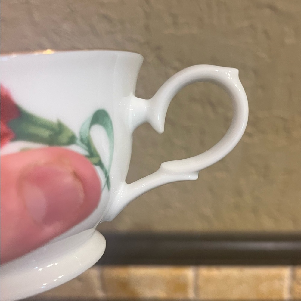 JANUARY Vintage AVON 1991 ‘Blossoms of the Month’ January Teacup & Saucer - Picture 7 of 10